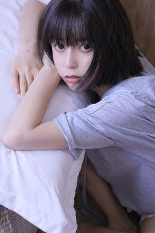 李思彤